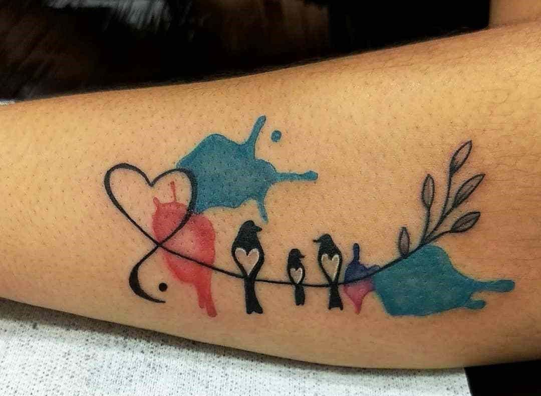 tatuajes para madre e hija. Tatuajes delicados y de línea fina o con colores